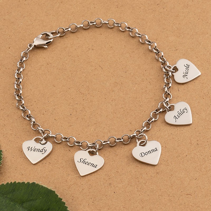 Bracelet personnalisé avec 1-5 breloques coeur personnalisées